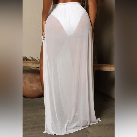 NWT❕❣️🌞⛱️🧴 White Bathing Suit Cover Up Skirt - White Sz 0X Plus BEAUTIFUL! - Picture 2 of 7
